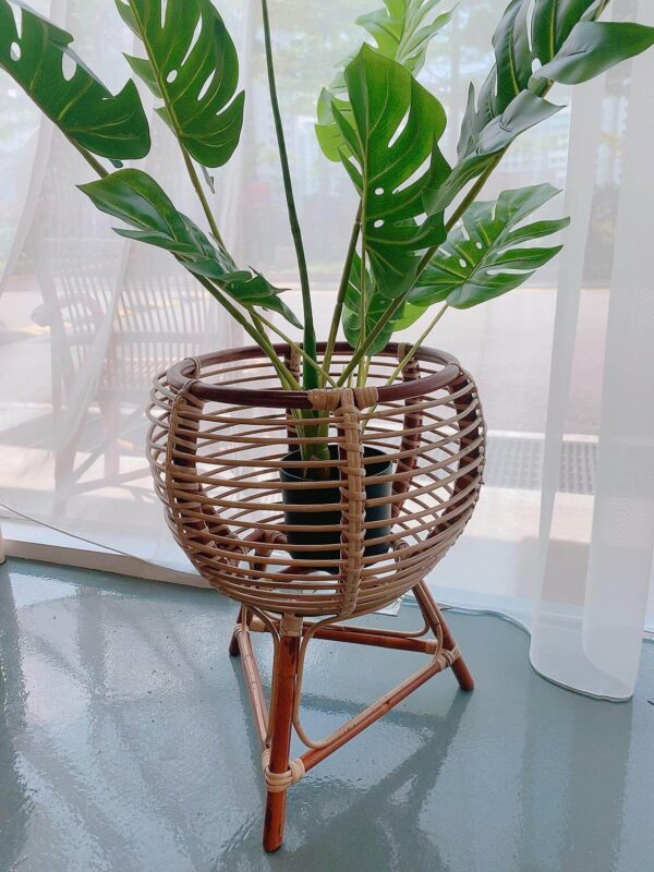 traditional rattan plant pot stand